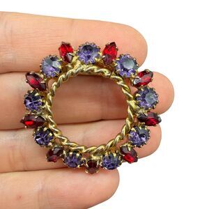 Vintage Faceted Red Purple Rhinestone  Gold Tone Brooch Pin Wreath Circle